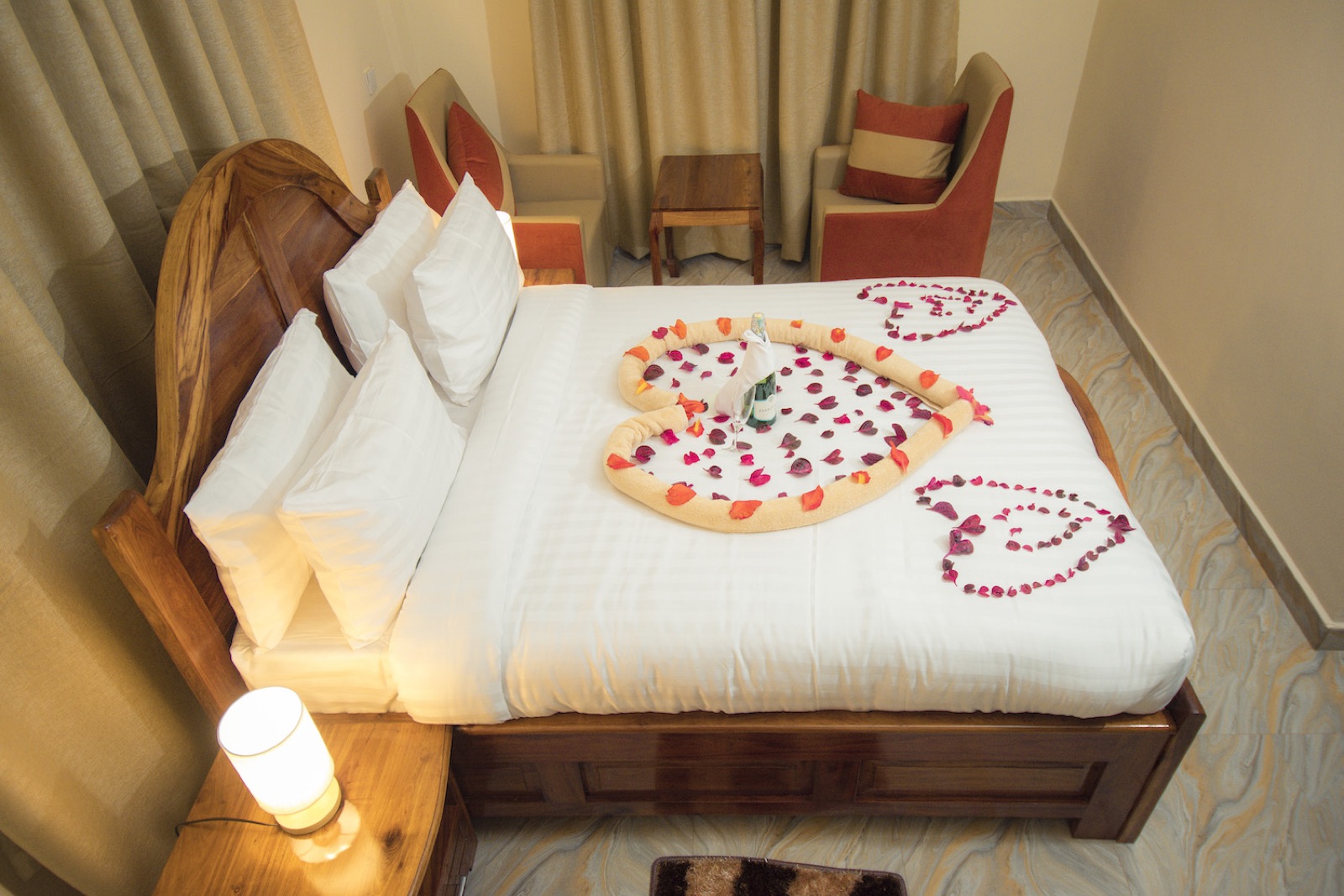 Honeymoon Suite