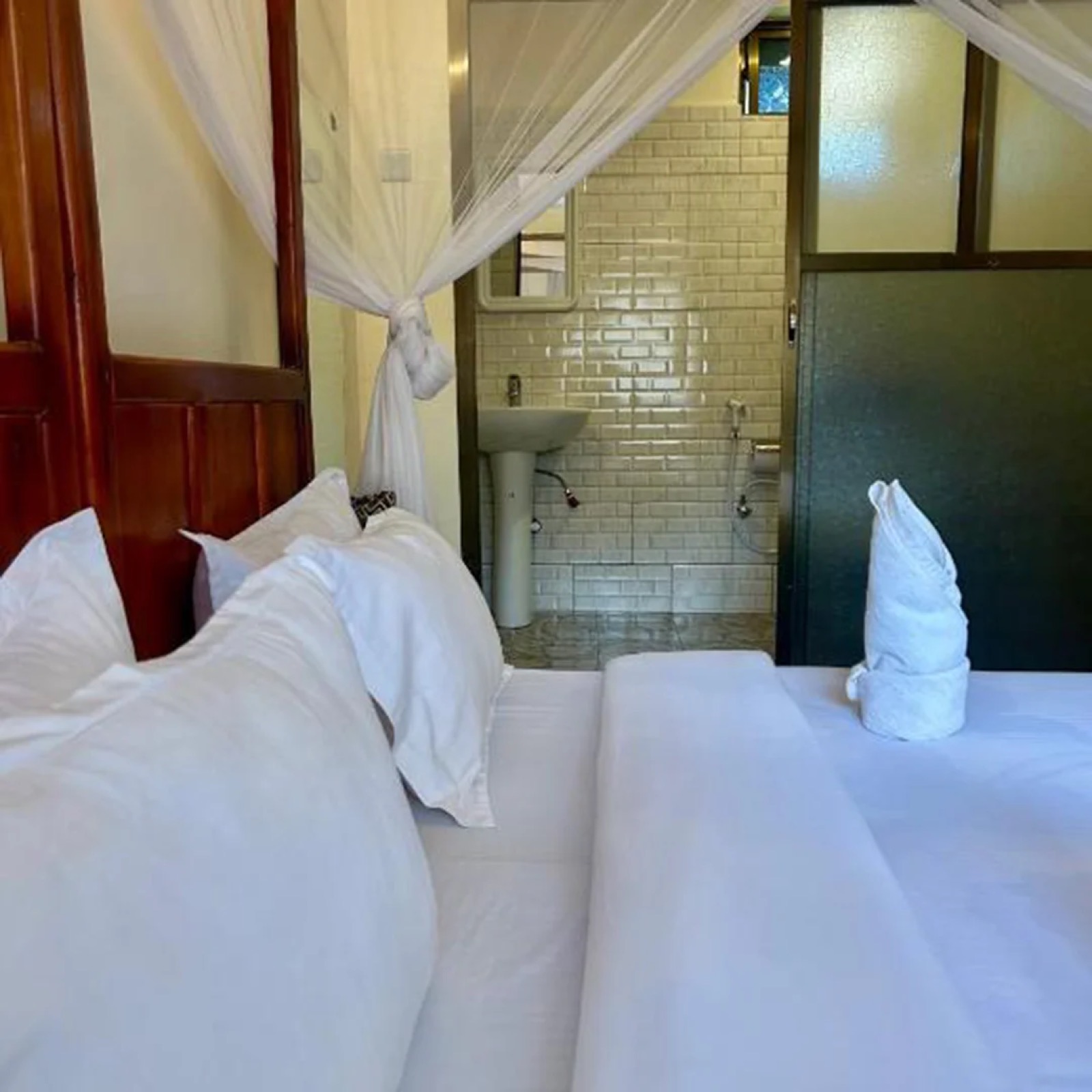 Patamu Restaurant, Lodge & Safaris